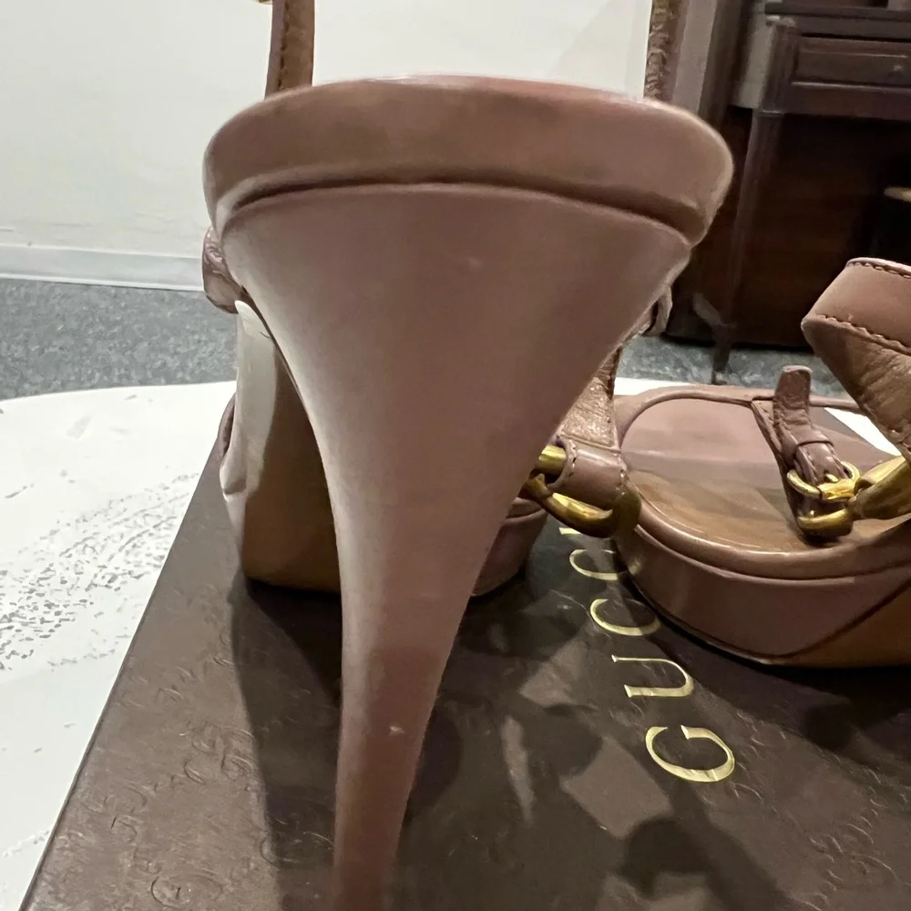 Gucci Women's Blush Heels - Picture 2 of 7